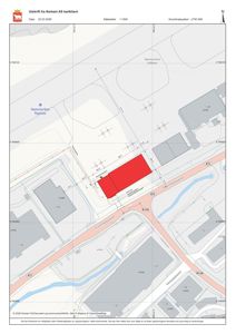 Situasjonsplan (kart) som viser bygningens plassering i forhold til veier, nabolag og Hammerfest flyplass.