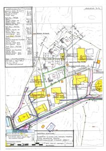 Situasjonsplan som viser tomtens grenser, nabolag, veier og bygningers plassering.
