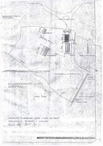 Situasjonskart over eiendom med hovedbygg, utbygg og anlegg, med angitt tomteareal og nabogrenser.