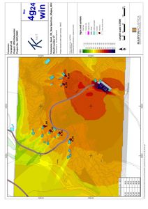 Kart over et område med topografi (konturlinjer), plassering av bygninger (blå rektangler) og en vei. Kartet viser også soner med fargekodet Lden-verdier (lydnivå) og en nøkkel for symboler.