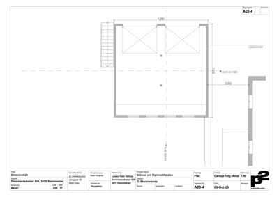 Etasjeplan eller snittplan som viser romfordeling og mål for en garasje.
