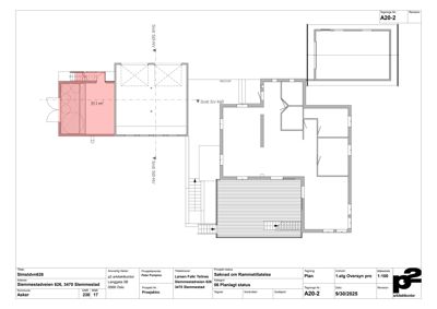 Etasjeplan (1. etg) med romfordeling, vegglinjer, dører og vinduer for en bygning på Siemestadveien 626.