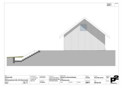 Fasadetegning av en bygning sett fra Nord-Øst, som viser takform, veggmateriale og trapp opp til inngang.