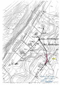Situasjonsplan som viser topografi (høydekurver), eiendomsgrenser, infrastruktur (veier, pumpestasjon) og bygningsplasseringer.