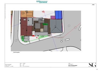 Utomhusplan som viser bygningens plassering i forhold til naboeiendom, veier og utemiljø.