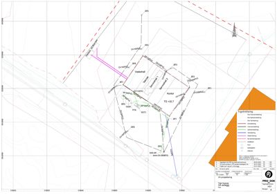 Situasjonsplan som viser tomtens grenser, eksisterende og planlagt bebyggelse (Vaskehall, Kontor), infrastruktur (veier, ledninger) og høydemålinger.