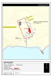 Situasjonskart som viser tomtens form, beliggenhet, eksisterende bebyggelse, terrengforhold (konturlinjer) og avstander til nabogrenser.