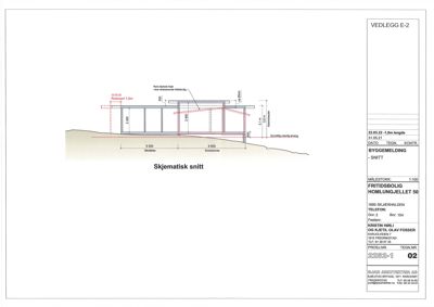 Skjematisk snitttegning som viser bygningens tverrsnitt, høyder og grunnforhold.