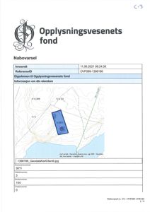 Kartutsnitt som viser eiendomsgrunn (3/154) i forhold til nabolag og topografi.
