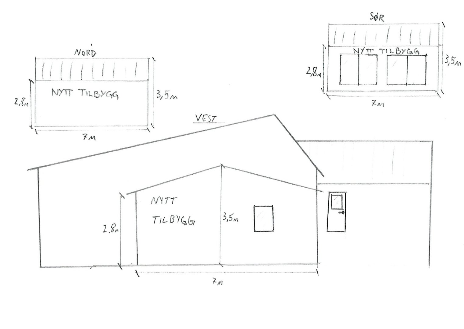 Håndtegnet fasadetegning som viser oppriss av en nybygning sett fra fire sider (Nord, Sør, Vest og en del av Øst), med angitte mål og retninger.