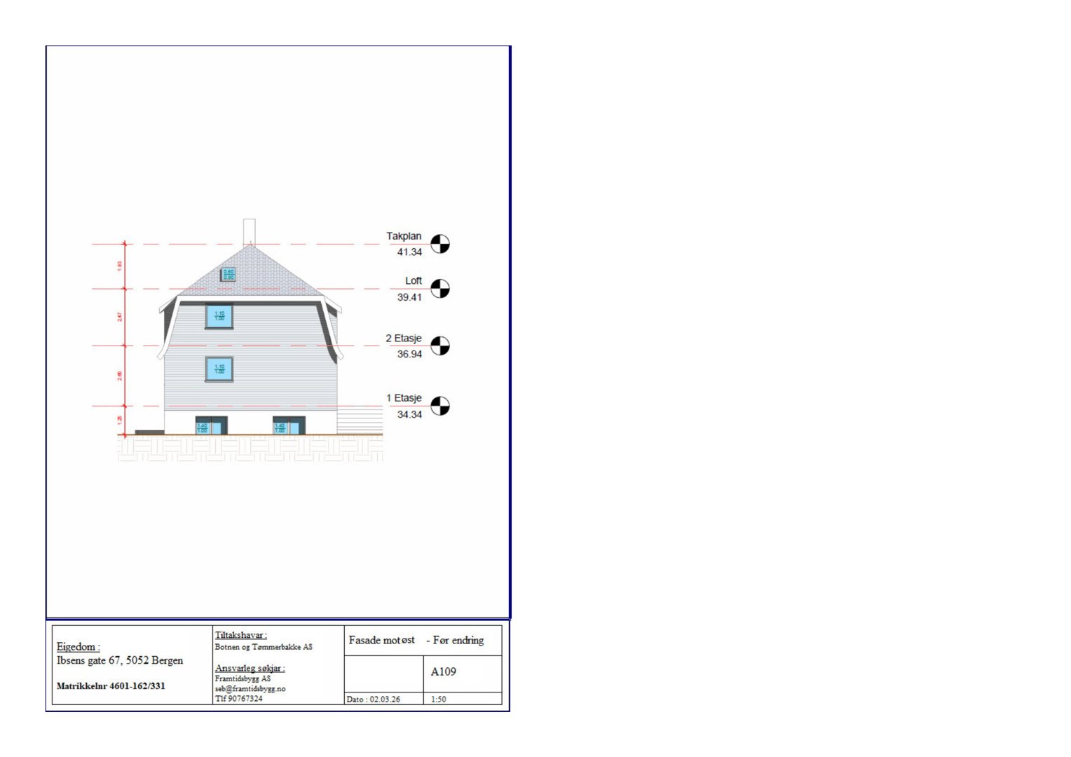 Fasadetegning av en bygning sett fra øst, med høydeangivelser og romfordeling per etasje.
