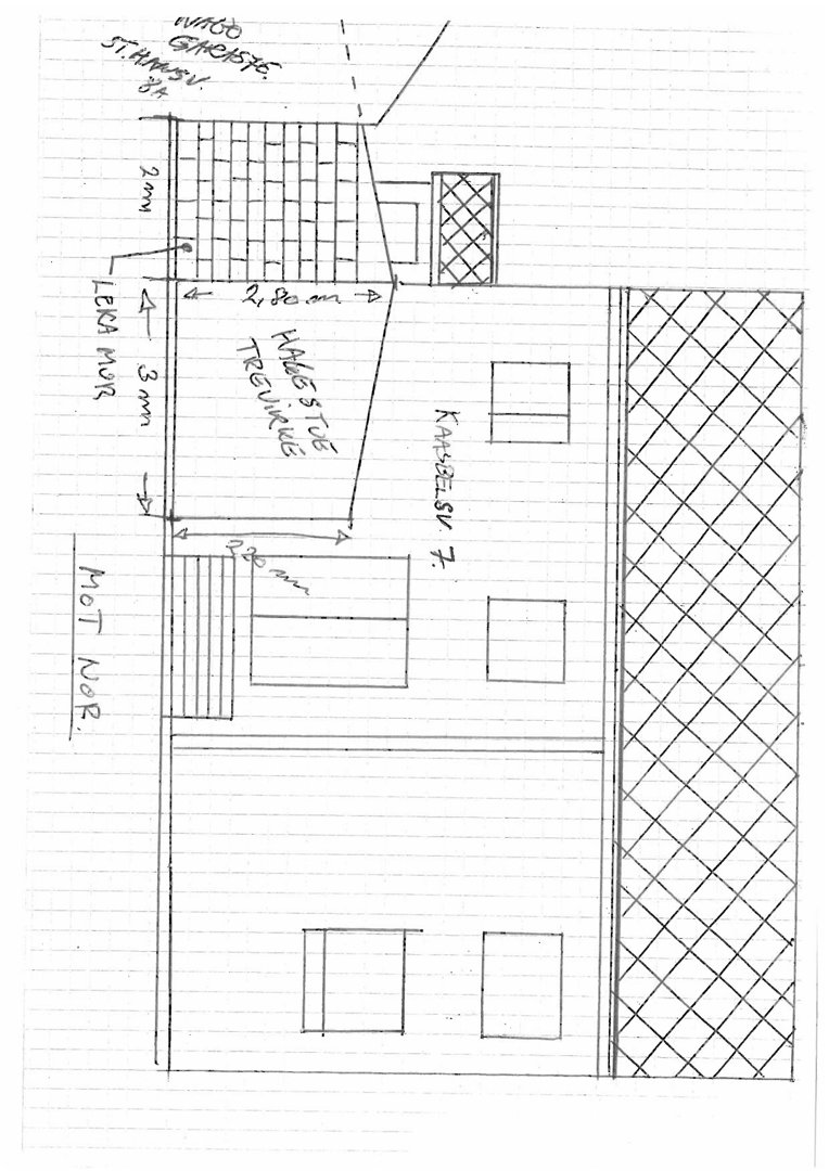 Håndtegnet fasadeopprikk (fra siden) av en bygning med angitte mål og adresse.