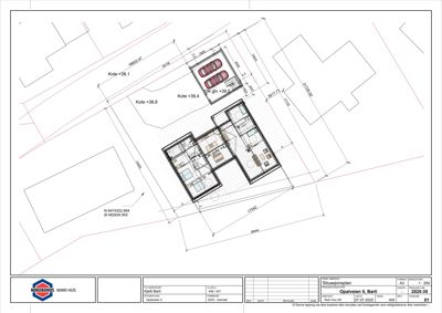Situasjonsplan som viser bygningens plassering i forhold til naboeiendommer, veier og tomtegrenser.