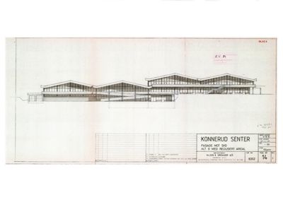 Fasadetegning av Konnerud Senter med oppriss av taklinjer og fasadeelementer.