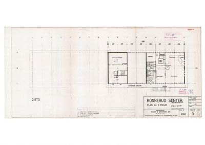 Etasjeplan for 2. etasje i Konnerud Senter, som viser romfordeling, dører, vinduer og mål.