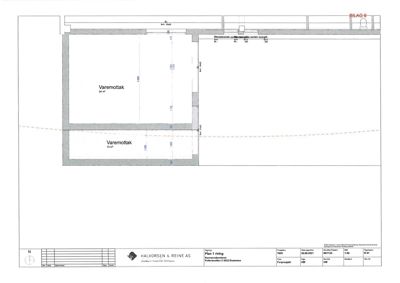 Etasjeplan (1. etasje) som viser romfordeling, mål og utforming av et bilag.