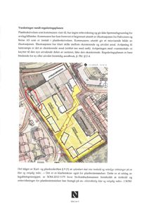 Et kart eller situasjonsplan som viser en bygning (senteret) med områder markert for utvidelse (gult) og en avkjjøring (rødt).