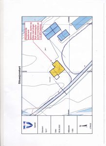 Situasjonskart som viser bygningens plassering på tomten i forhold til nabolag, vegger og infrastruktur.