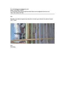 Fotografi av et rekkverk med et målebånd som viser høyden er over 1 meter.