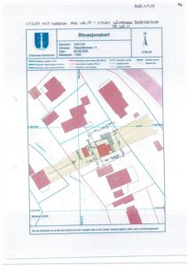 Situasjonskart som viser eiendomsnummer 333/122 i Nesoddbakken 11, med bygningsplasseringer, vei- og vannforhold.