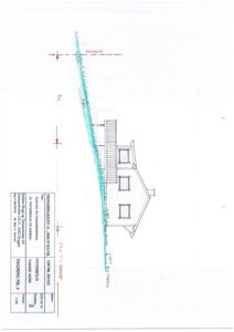 Fasadetegning av en villa sett fra siden, med tegnet oppriss og håndskrevne mål (f.eks. 3m, 7m) samt grenselinjer.