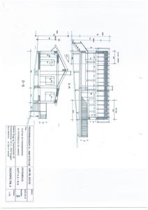 Snittegning (A-A og B-B) av en bygning med mål og konstruksjonsdetaljer.