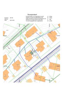 Situasjonskart som viser eiendomsnummer, naboeiendommer, veggrenser og en planlagt garasje.