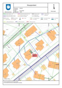Situasjonskart som viser eiendomsnummer, adresse, naboeiendommer og bygningers plassering i forhold til hverandre.