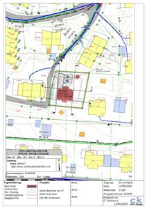 Situasjonskart som viser eiendomsgrenser, naboeiendommer, topografi og planlagt byggefelt med detaljer om høyde og areal.