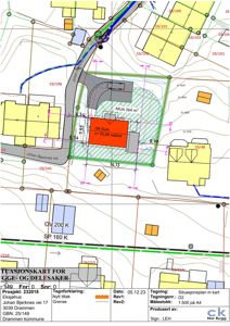 Situasjonsplan som viser tomtens grenser, nabotomter, vei (Johan Bjerknes vei), høydemålinger (konturer), og plassering av bygninger med arealopplysninger (f.eks. MUA 264 m²).
