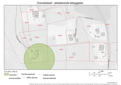 Oversiktskart over eksisterende bebyggelse med eiendomsgrenser, eiendomstekster og topografi.