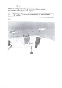 Situasjonsplan som viser eiendomsgrenser, eiendomsnummer og tomtens beliggenhet i forhold til naboeiendommer.