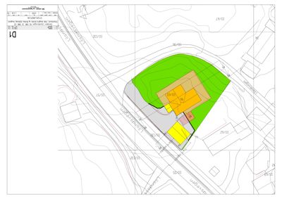 Situasjonsplan som viser tomtens beliggenhet i forhold til nabotomter, veier (Llondsvågen) og terrengforhold (konturlinjer).