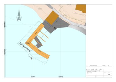 Situasjonsplan som viser en molo og fylling/plasering i forhold til eiendomsgrunnlinjer (32/124, 32/138 osv.) og koordinater.
