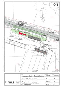 Situasjonsplan som viser plassering av nye ladestasjoner (SP160PVC, QV160PVE, VL160PVC) i forhold til eksisterende infrastruktur, topografi og eiendomsgranser.