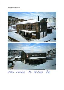 Fotografier av en bygning (Mustapartajordet 26) sett fra utsiden i snø. Bildene viser bygningens fasade og omgivelser.