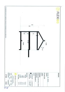 Snittegning som viser bygningens tverrsnitt, takform og høyder.