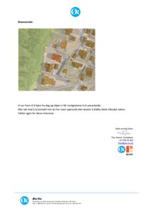 Bildet viser en situasjonsplan (flyfoto) av et område med flere bygninger, der en spesifikk tomt er markert med et rødt rektangel.