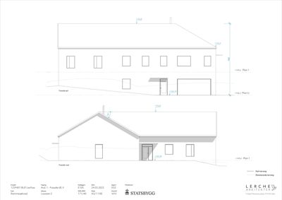 Bildet viser fasadetegninger for en bygning sett fra øst og vest, med høydemål og terrengforhold.