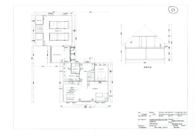 Bildet viser en tegning med etasjeplan (romfordeling) og et snitt (Snitt A-A) av en bygning.