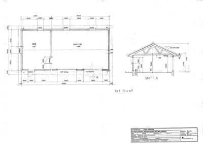 Bildet viser en tegning med etasjeplan (venstre side) og snittegning (høyre side) for en garasje. Tegningen inneholder mål, rombetegnelser og en tegningsliste.