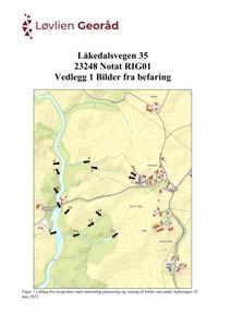 Et utklipp fra et topografisk kart (norgeskart) som viser terrenget, vannløp og bygningsplasseringer i området rundt Låkedalsvegen 35. Kartet er brukt for å angi omtrentlig plassering og retning til bilder tatt under befaring.