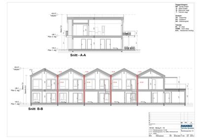 Bildet viser to snittegninger (Snitt A-A og Snitt B-B) av en bolig. Det er tegnet oppriss av bygningens indre struktur, veggtykkelser, dører, vinduer og trapper.