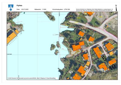 Flyfoto med overlagte arealdata, eiendomsnummer og koordinater for et område i Nørvå.
