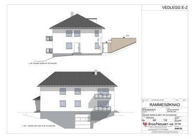 Fasadetegning med situasjonsplan for en bolig, inkludert høydeangivelser og vindusoppsett.