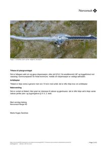 Et ortofoto (flyfoto) som viser dagens situasjon på et område med en vei og en bygning.