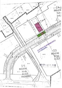 Situasjonsplan som viser tomtens plassering i forhold til veier og naboeiendommer.