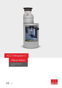 En teknisk illustrasjon som viser et snitt gjennom en oljeavskiller (ACO Oleopator C) for å vise innvendig konstruksjon og funksjon.