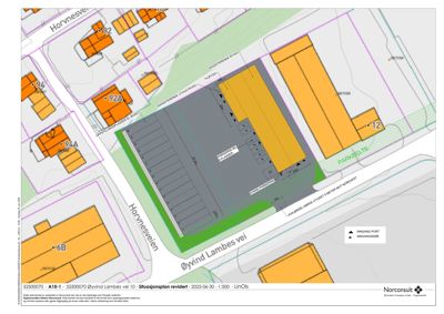 Situasjonsplan som viser tomtens plassering i forhold til nabolag, veier og eksisterende bygg.