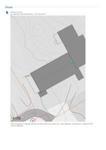 Kartskisse (situasjonsplan) som viser tomtens form, høydemålerlinjer, nabotomter og bygningsplassering.